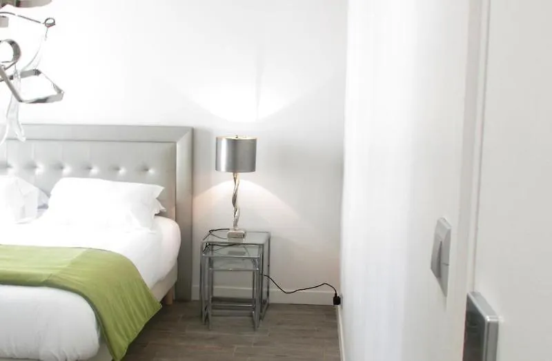Residencia Champ De Mars 3*